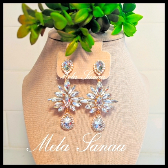 Jewelry - 💎3/$30-Tear-Drop Statement Chandelier Earrings💎
